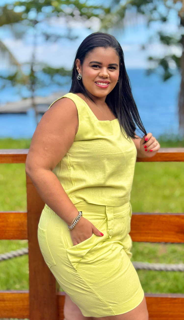 Conjunto Blusa e Short Amarelo Plus Size