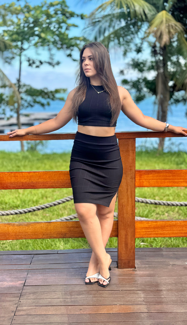 Saia Preta Midi Encanto da Mulher