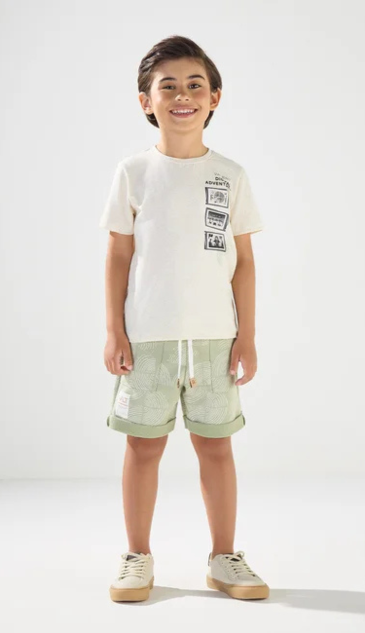 Conjunto Infantil Camiseta com Linho e Bermuda Estampada